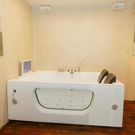 Blloku 3* Tirana